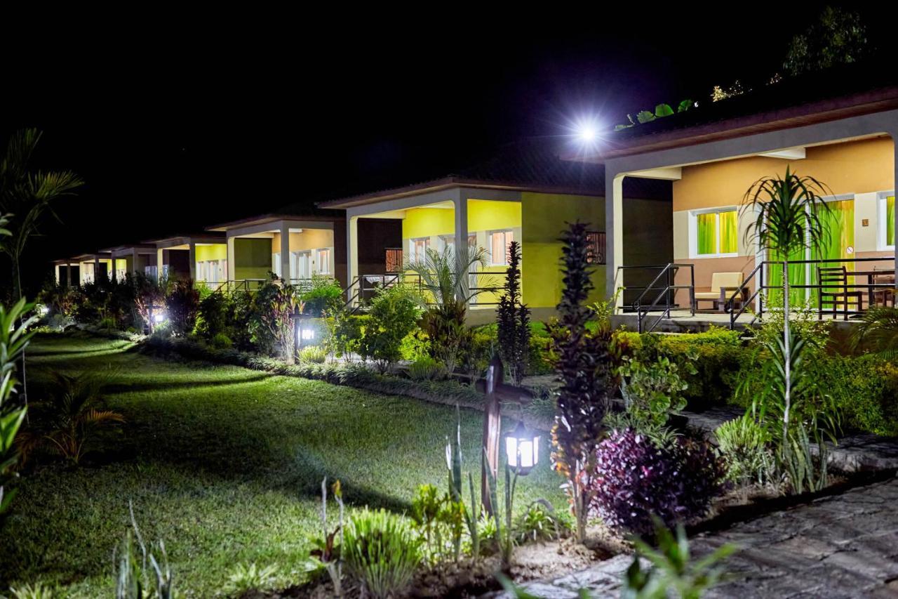 Andasibe Lemurs Lodge Bagian luar foto